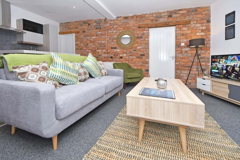 Lyndale House - By Sigma Stays Crewe Exteriér fotografie